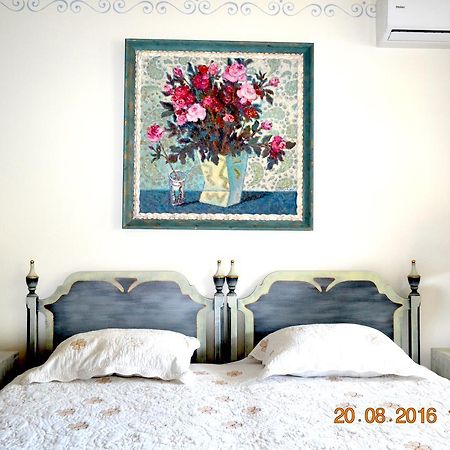 Bed and Breakfast Resedinta Rotundu Butuceny Exterior foto